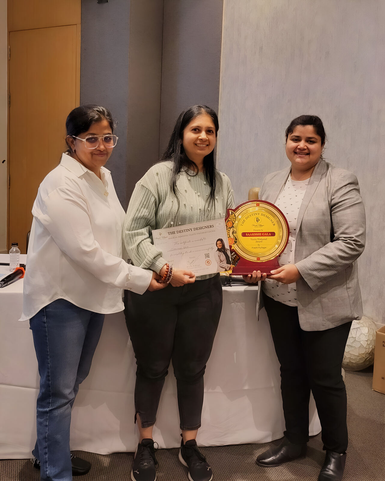 Prachi Fulfagar guiding a Vastu Visharad student